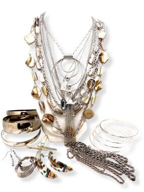 Fashion Costume 17pc Silver Tone Jewelry Bracelet Earrings Necklace Mixed Lot